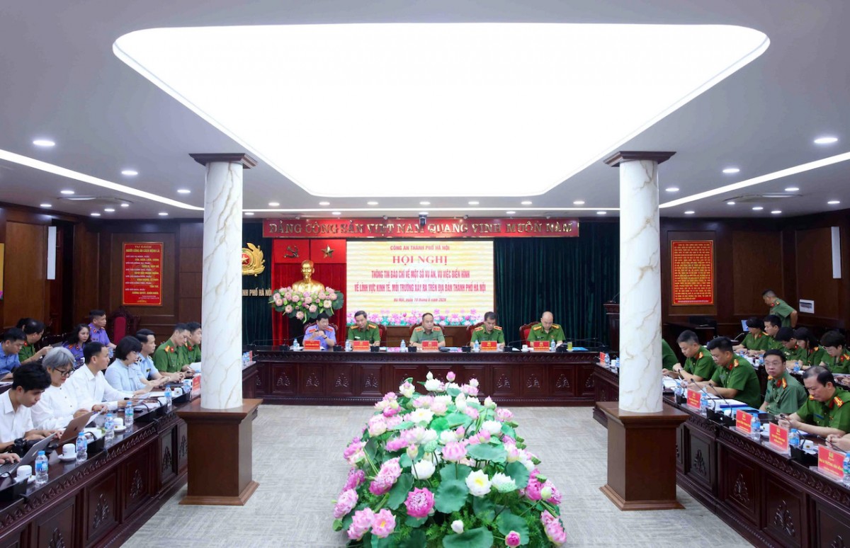 Công an Hà Nội: Không có vùng cấm trong xử lý tội phạm kinh tế, buôn lậu Công an Hà Nội: Không có vùng cấm trong xử lý tội phạm kinh tế, buôn lậu