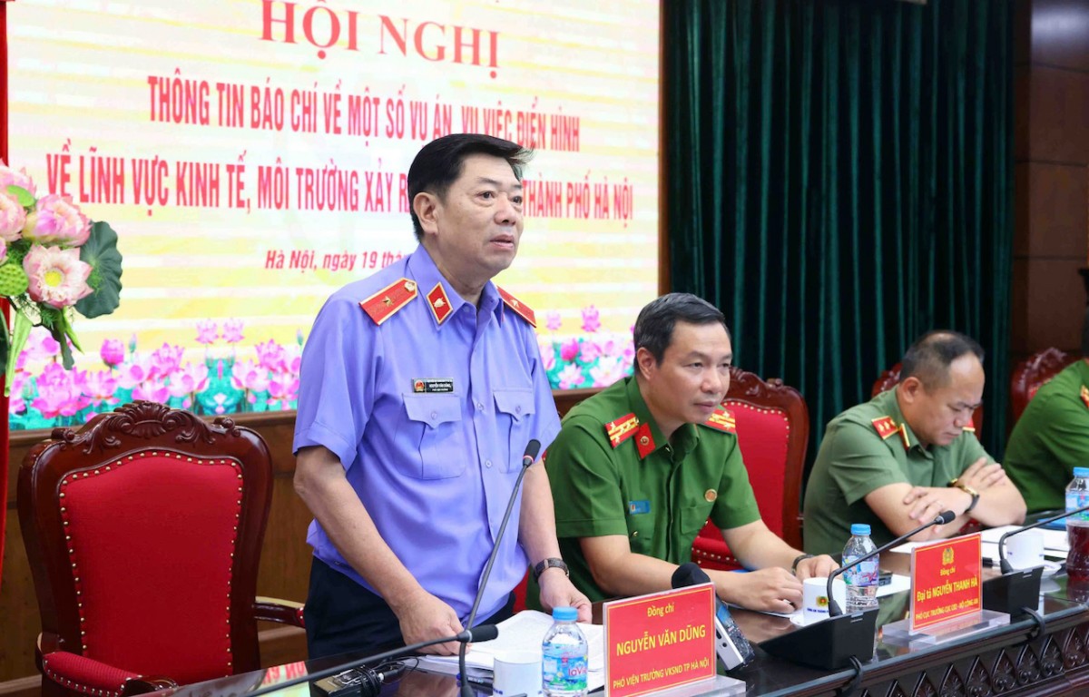 Công an Hà Nội: Không có vùng cấm trong xử lý tội phạm kinh tế, buôn lậu Công an Hà Nội: Không có vùng cấm trong xử lý tội phạm kinh tế, buôn lậu