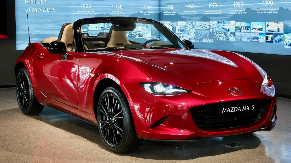 Ngoại thất của Mazda MX-5. Ảnh: Hồ Tân Ngoại thất của Mazda MX-5. Ảnh: Hồ Tân