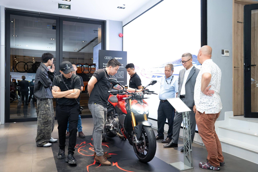 Ducati Việt Nam giới thiệu Panigale V2 S và Streetfighter V2 S 2026 với động cơ V2 thế hệ mới Ducati Việt Nam giới thiệu Panigale V2 S và Streetfighter V2 S 2026 với động cơ V2 thế hệ mới