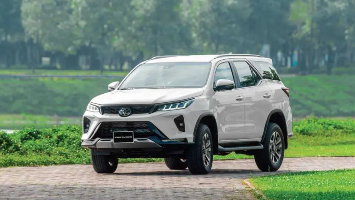 Toyota cũng đã cắt giảm đáng kể các phiên bản của Fortuner. Ảnh: Blog Xe hơi Carmudi
