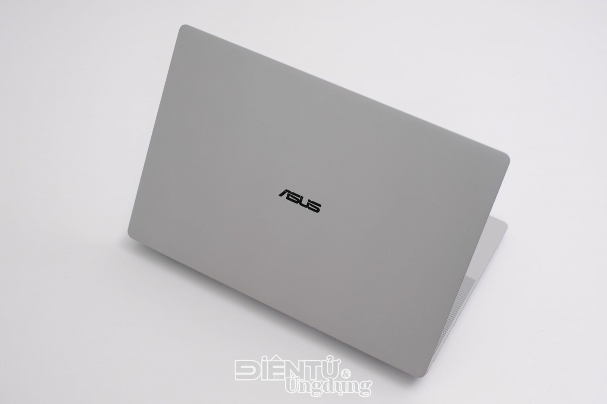 Cận cảnh ExpertBook Ultra