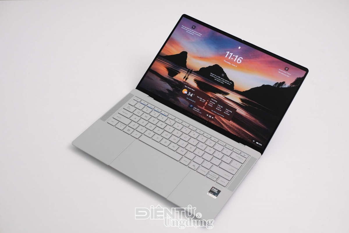 Cận cảnh ExpertBook Ultra