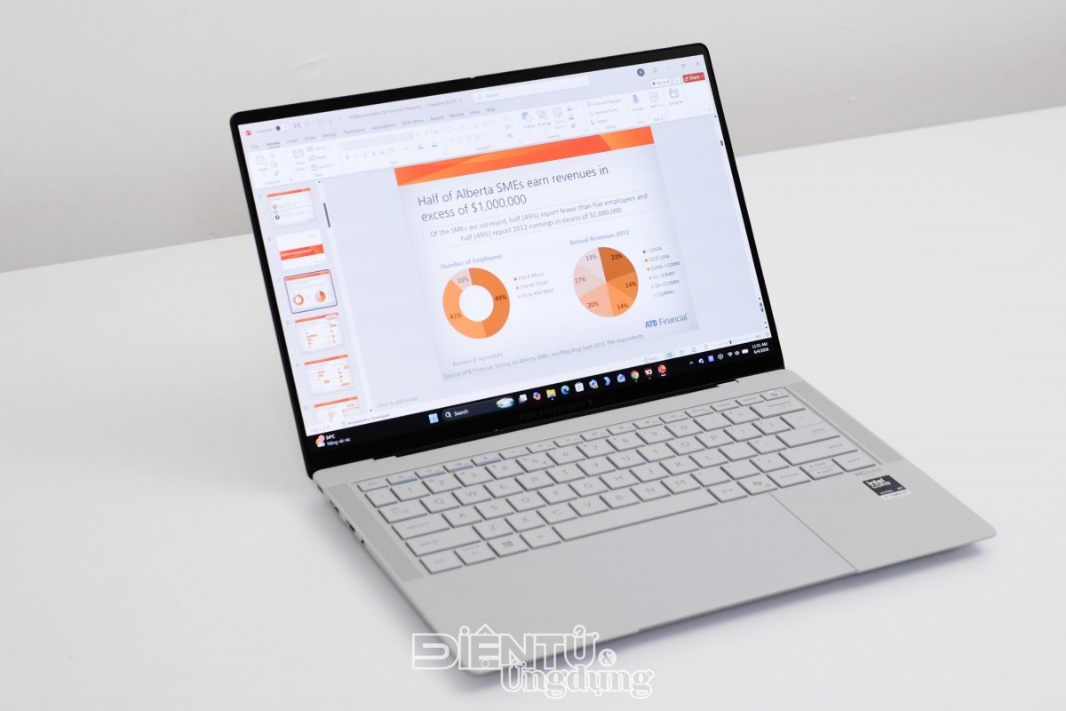 Cận cảnh ExpertBook Ultra