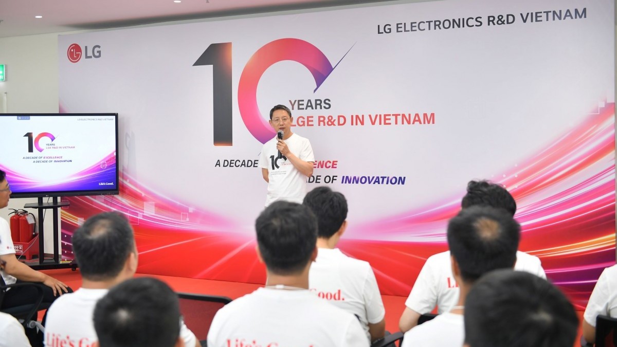 LG kỷ niệm 10 năm nghiên cứu và phát triển phần mềm ô tô tại Việt Nam