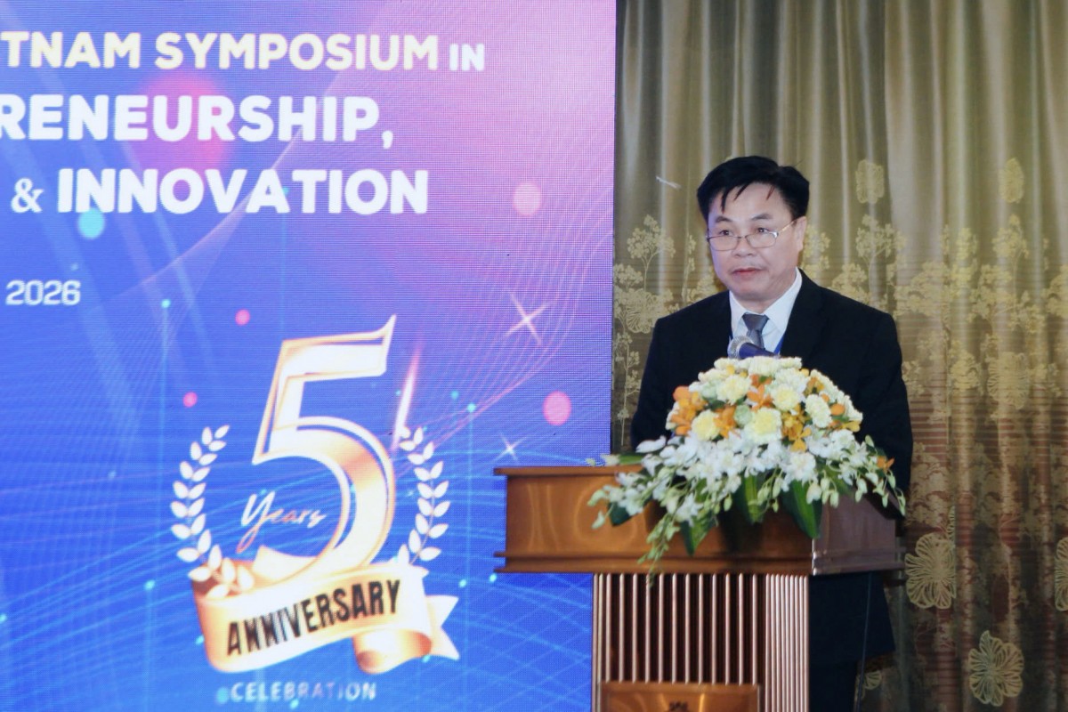 PGS.TS Nguyễn Văn Định, Phó Hiệu trưởng Trường Quốc tế - Đại học Quốc gia Hà Nội chia sẻ tại Hội thảo (https://daibieunhandan.vn) PGS.TS Nguyễn Văn Định, Phó Hiệu trưởng Trường Quốc tế - Đại học Quốc gia Hà Nội chia sẻ tại Hội thảo (https://daibieunhandan.vn)