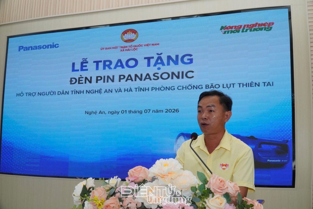 Panasonic trao tặng 1.000 đèn pin cho người dân hai tỉnh Nghệ An và Hà Tĩnh