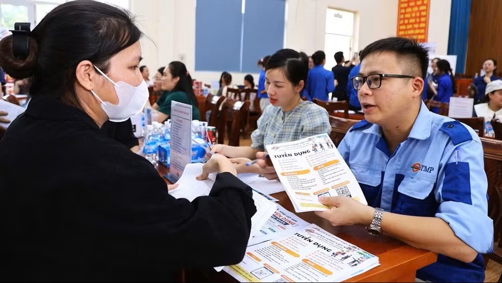 Phiên giao dịch việc làm lưu động tại xã Quang Minh, Hà Nội, tháng 5/2026.