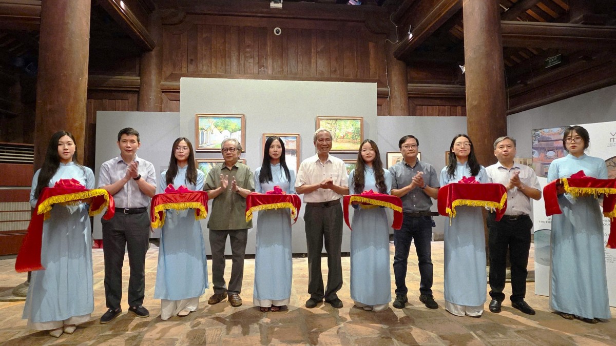 Triển lãm 'Quốc Tử Giám trong nghệ thuật' tôn vinh 950 năm trường đại học đầu tiên của Việt Nam Triển lãm 'Quốc Tử Giám trong nghệ thuật' tôn vinh 950 năm trường đại học đầu tiên của Việt Nam