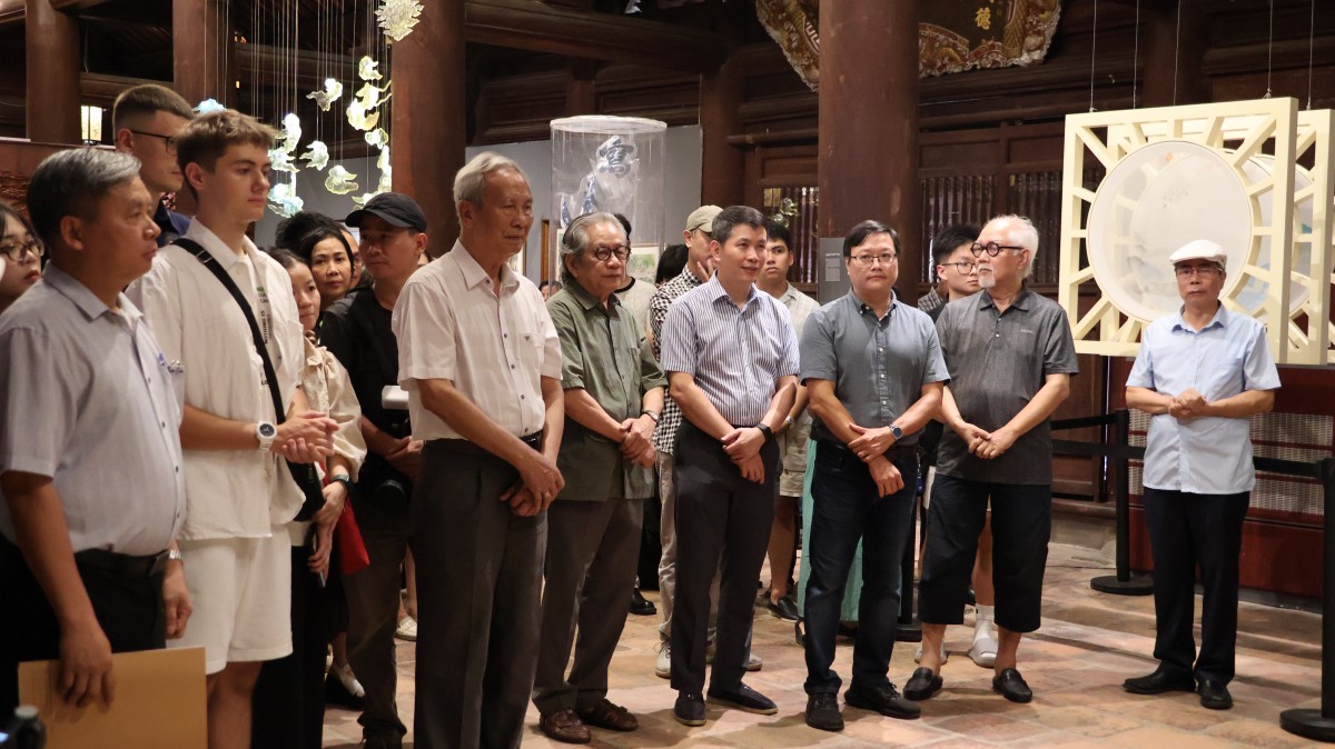 Triển lãm 'Quốc Tử Giám trong nghệ thuật' tôn vinh 950 năm trường đại học đầu tiên của Việt Nam Triển lãm 'Quốc Tử Giám trong nghệ thuật' tôn vinh 950 năm trường đại học đầu tiên của Việt Nam