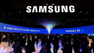 Samsung lãi kỷ lục quý II nhưng cổ phiếu vẫn lao dốc