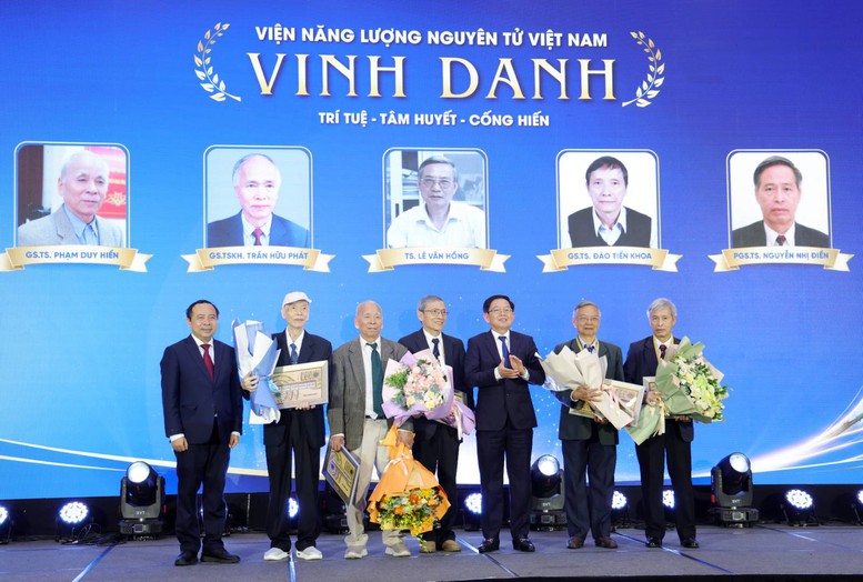 Phó Thủ tướng Hồ Quốc Dũng dự kỷ niệm 50 năm thành lập Viện Năng lượng nguyên tử Việt Nam- Ảnh 4.