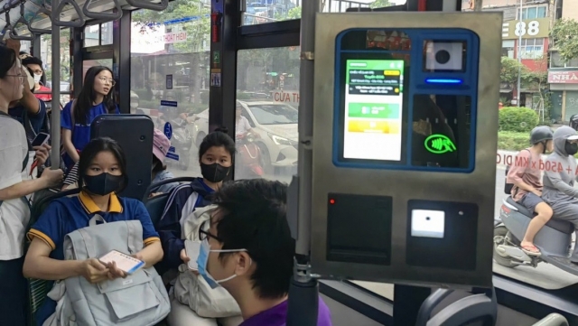 Miễn phí xe buýt và phép thử giao thông xanh tại Hà Nội