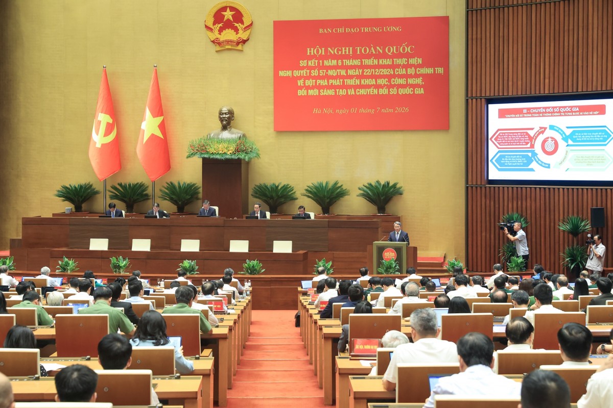 Hội nghị toàn quốc sơ kết 1 năm 6 tháng thực hiện Nghị quyết 57-NQ/TW tại Hội trường Diên Hồng