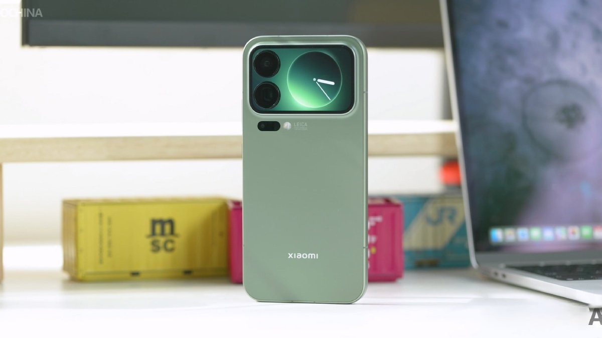 Thông tin rò rỉ cho biết Xiaomi 18 Pro nhiều khả năng tiếp tục duy trì màn hình phụ ở mặt lưng, đồng thời nâng cấp mạnh về bộ xử lý, camera và dung lượng pin trước thời điểm ra mắt. Ảnh minh họa. Thông tin rò rỉ cho biết Xiaomi 18 Pro nhiều khả năng tiếp tục duy trì màn hình phụ ở mặt lưng, đồng thời nâng cấp mạnh về bộ xử lý, camera và dung lượng pin trước thời điểm ra mắt. Ảnh minh họa.