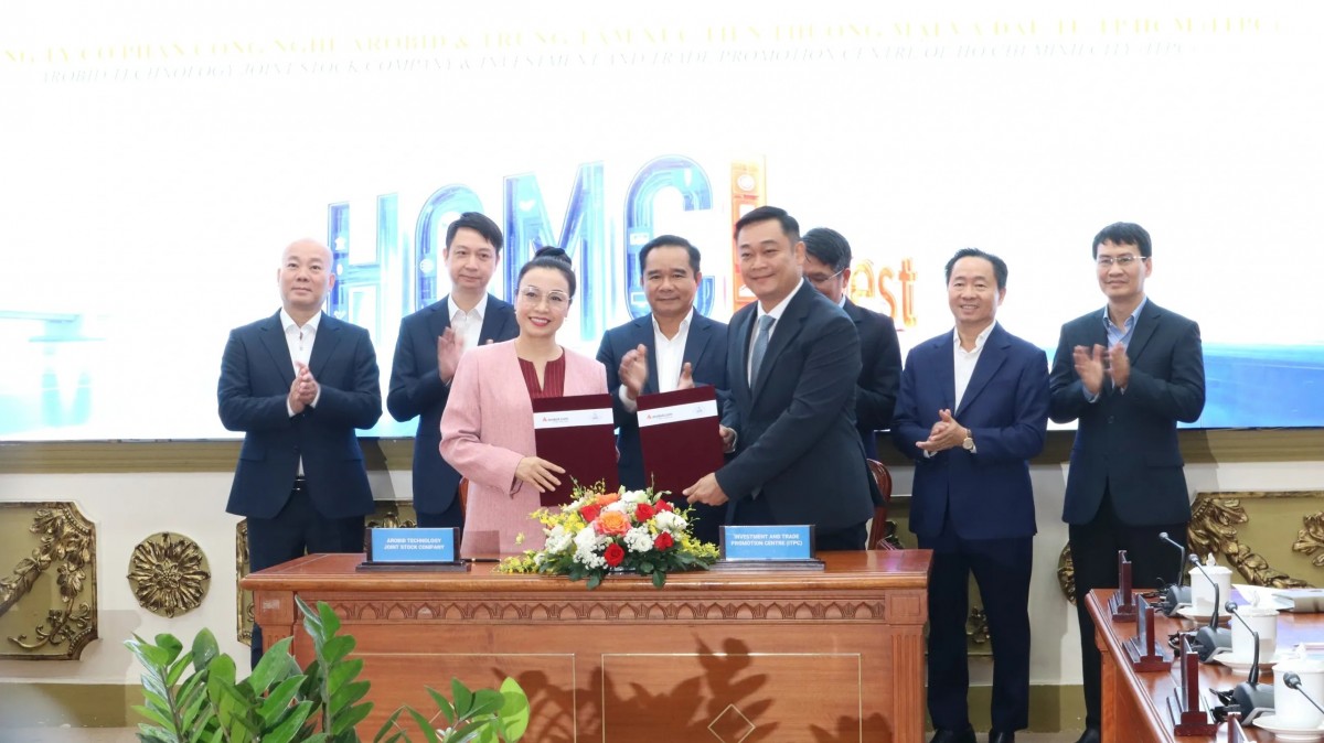 Đại diện Arobid và Trung tâm Xúc tiến thương mại và đầu tư TP.HCM ký kết biên bản ghi nhớ về các mục tiêu và hoạt động hợp tác. Đại diện Arobid và Trung tâm Xúc tiến thương mại và đầu tư TP.HCM ký kết biên bản ghi nhớ về các mục tiêu và hoạt động hợp tác.