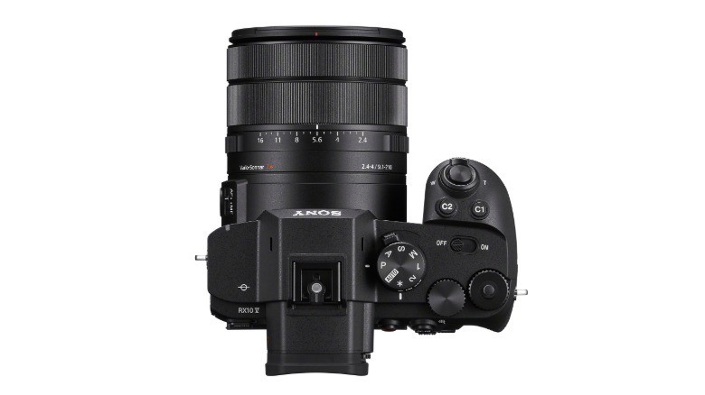 Sony ra mắt RX10 V máy ảnh siêu zoom quay 4K 120p, giá 2.300 đô la Sony ra mắt RX10 V máy ảnh siêu zoom quay 4K 120p, giá 2.300 đô la