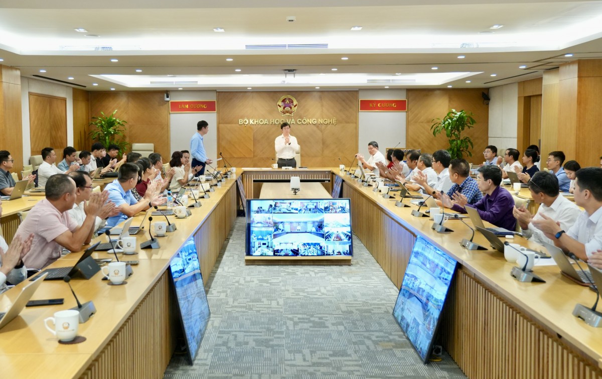 Toàn cảnh Hội nghị trao đổi, tham vấn đối với dự thảo Khung kiến trúc tổng thể quốc gia số (phiên bản 1.0).