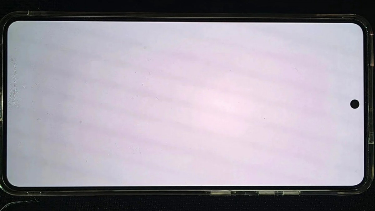 Galaxy S26 Ultra bị ám đỏ màn hình