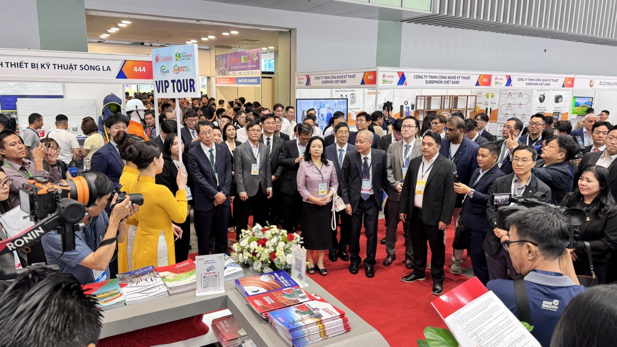 Khai mạc chuỗi triển lãm năng lượng xanh và thiết bị điện Khai mạc chuỗi triển lãm năng lượng xanh và thiết bị điện