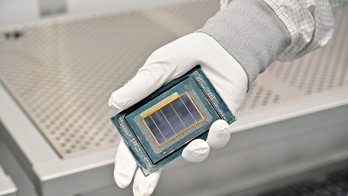 Intel là hãng đầu tiên xuất xưởng chip thương mại dùng công nghệ in thạch bản High NA EU Intel là hãng đầu tiên xuất xưởng chip thương mại dùng công nghệ in thạch bản High NA EU