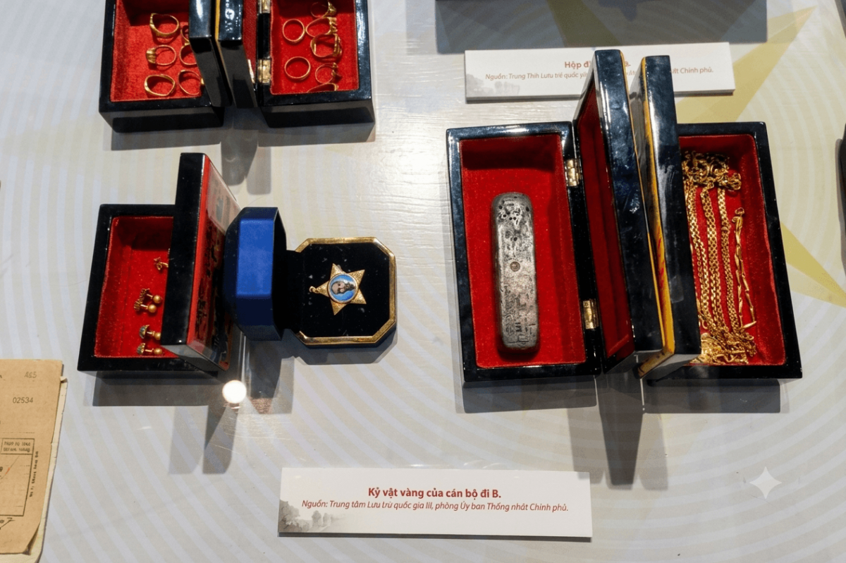 Thanh xuân gửi lại: Hơn 72.000 hồ sơ, kỷ vật cán bộ đi B được trưng bày tại Hà Nội