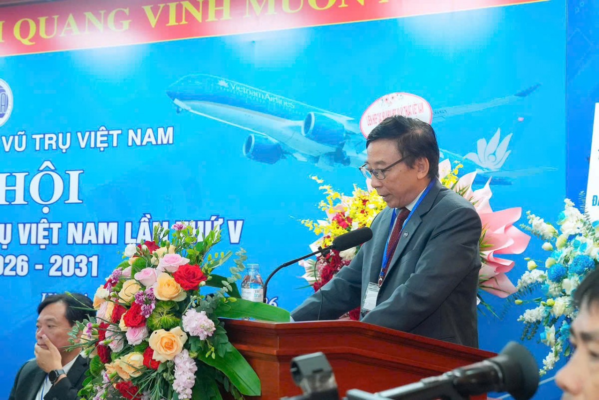 PGS.TS. Phạm Ngọc Lãng tiếp tục được bầu làm Chủ tịch Hội Hàng không - Vũ trụ Việt Nam PGS.TS. Phạm Ngọc Lãng tiếp tục được bầu làm Chủ tịch Hội Hàng không - Vũ trụ Việt Nam