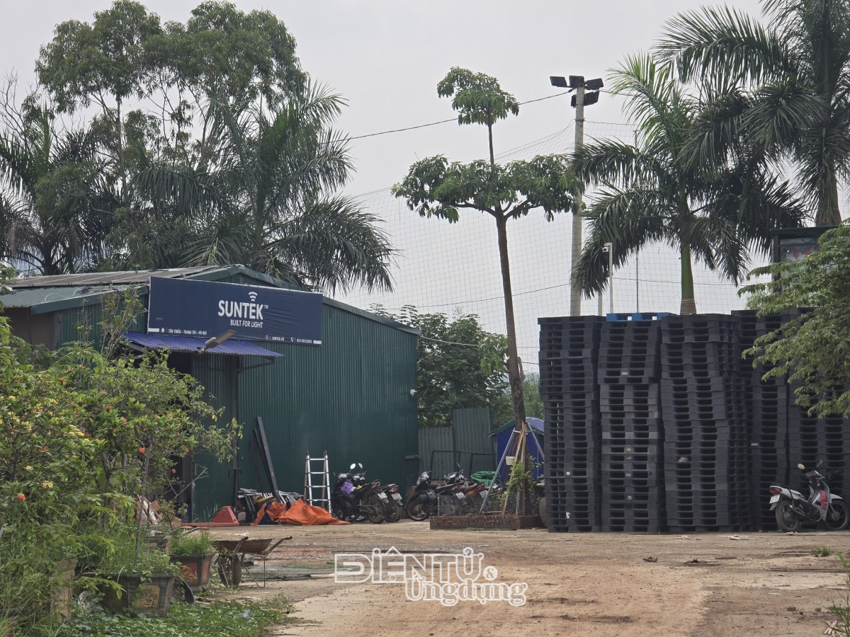 Qua ghi nhận thực tế, khu vực nhà xưởng có một số dấu hiệu cần được cơ quan chức năng kiểm tra, làm rõ về việc đáp ứng các quy định cũng như ứng dụng công nghệ trong công tác phòng cháy, chữa cháy. Qua ghi nhận thực tế, khu vực nhà xưởng có một số dấu hiệu cần được cơ quan chức năng kiểm tra, làm rõ về việc đáp ứng các quy định cũng như ứng dụng công nghệ trong công tác phòng cháy, chữa cháy.