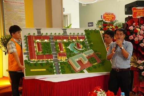 Người phụ nữ hơn 70 tuổi học quản trị số để vận hành trung tâm bảo trợ xã hội Người phụ nữ hơn 70 tuổi học quản trị số để vận hành trung tâm bảo trợ xã hội