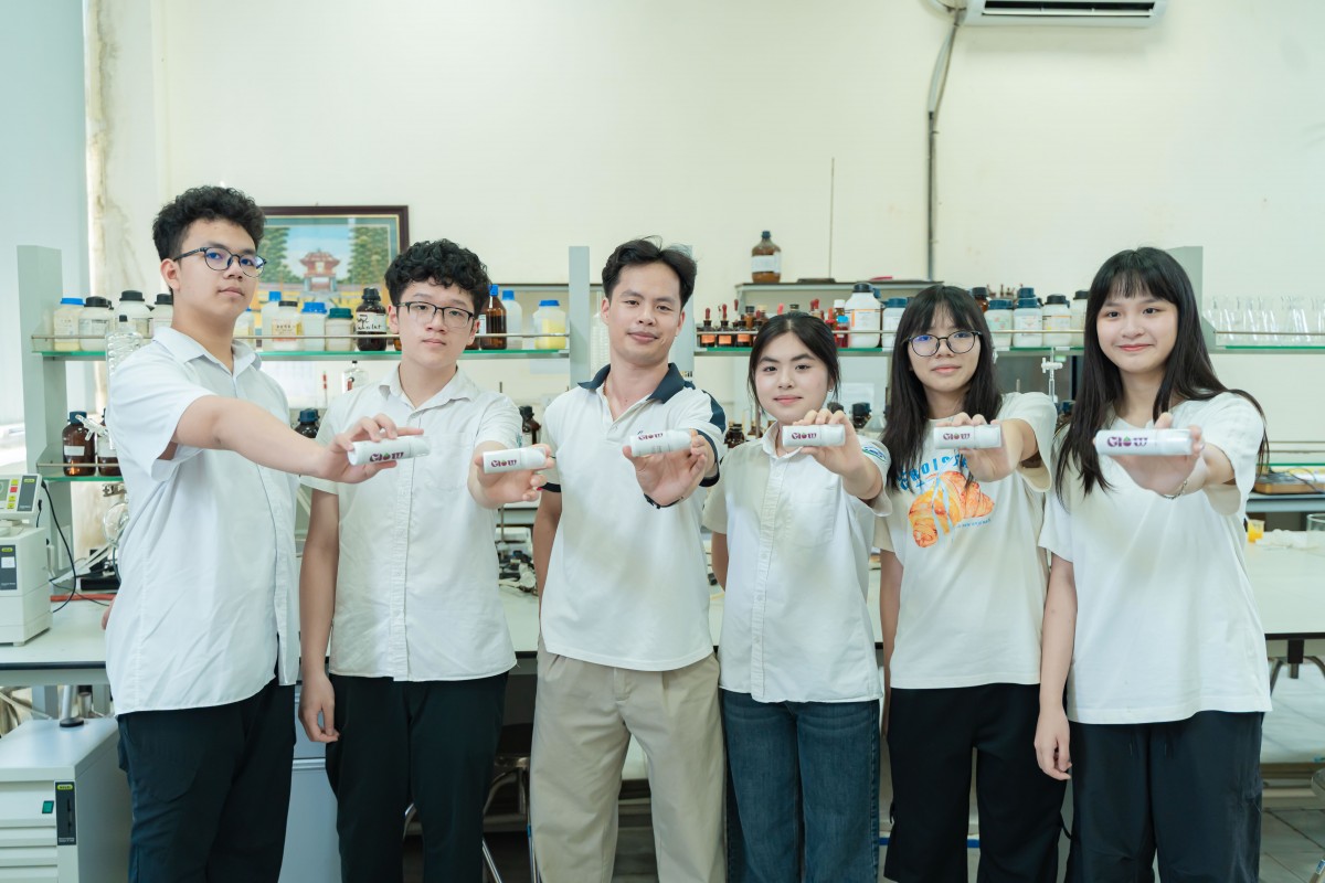 Học sinh Việt Nam giành Huy chương Vàng WICO 2026 tại Hàn Quốc Học sinh Việt Nam giành Huy chương Vàng WICO 2026 tại Hàn Quốc