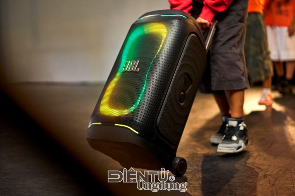 JBL PartyBox 330 JBL PartyBox 330
