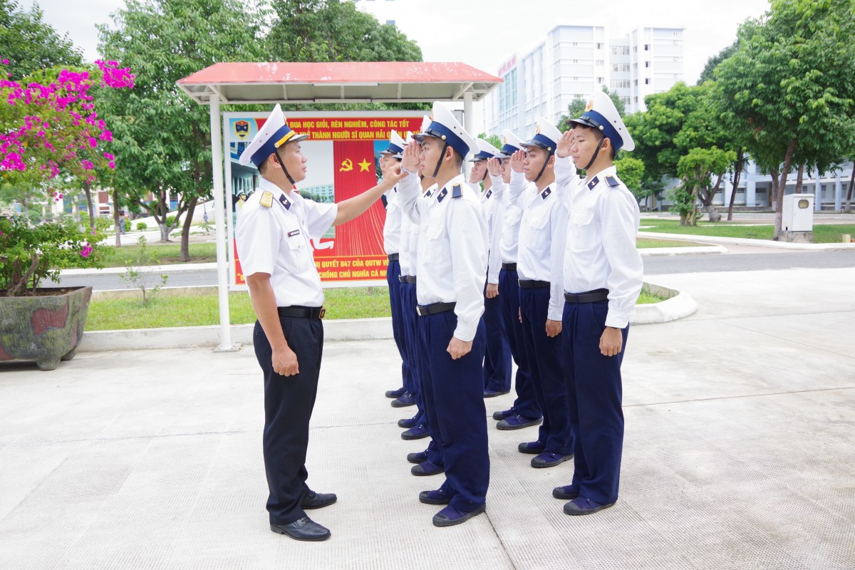 Binh nhất Nguyễn Lê Thành Triết: Từ cậu bé mồ côi đến học viên Học viện Hải quân bằng nghị lực vượt khó Binh nhất Nguyễn Lê Thành Triết: Từ cậu bé mồ côi đến học viên Học viện Hải quân bằng nghị lực vượt khó