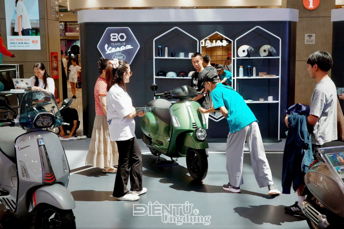 Hành trình kỷ niệm 80 năm Vespa đang có mặt tại Đà Nẵng