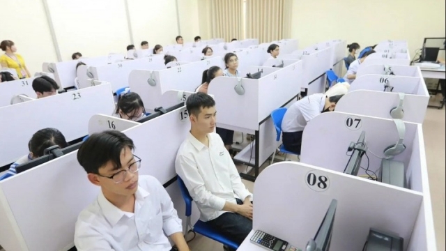 Bộ GD&ĐT trình Đề án thi tốt nghiệp THPT trên máy tính, AI sẽ tham gia xây dựng ngân hàng đề