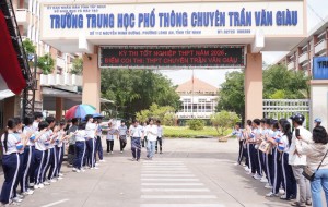 Duy trì kỳ thi tốt nghiệp THPT, tăng cường công nghệ chống gian lận