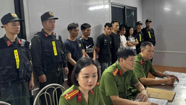 Triệt phá đường dây buôn lậu gần 1.000 tỷ đồng qua mạng xã hội