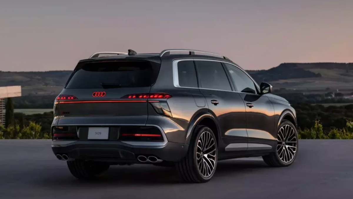 Audi Q9 2027 phân phối nhiều cấu hình động cơ tùy theo từng thị trường. Ảnh: Audi