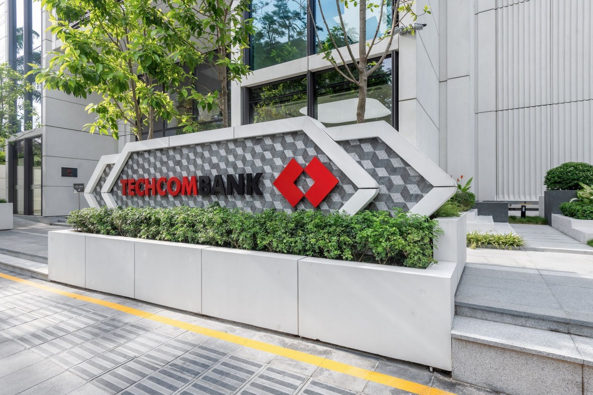 Trụ sở Ngân hàng TMCP Kỹ thương Việt Nam Techcombank và biểu đồ nợ nhóm 2 nửa đầu năm 2026
