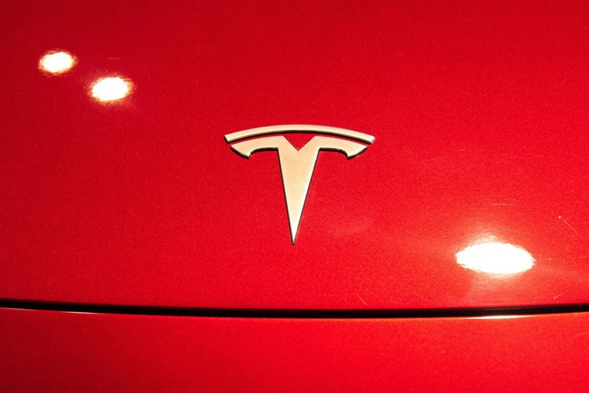 Tesla cán mốc 10 triệu xe điện, Musk tiến gần gói lương 1.000 tỷ USD