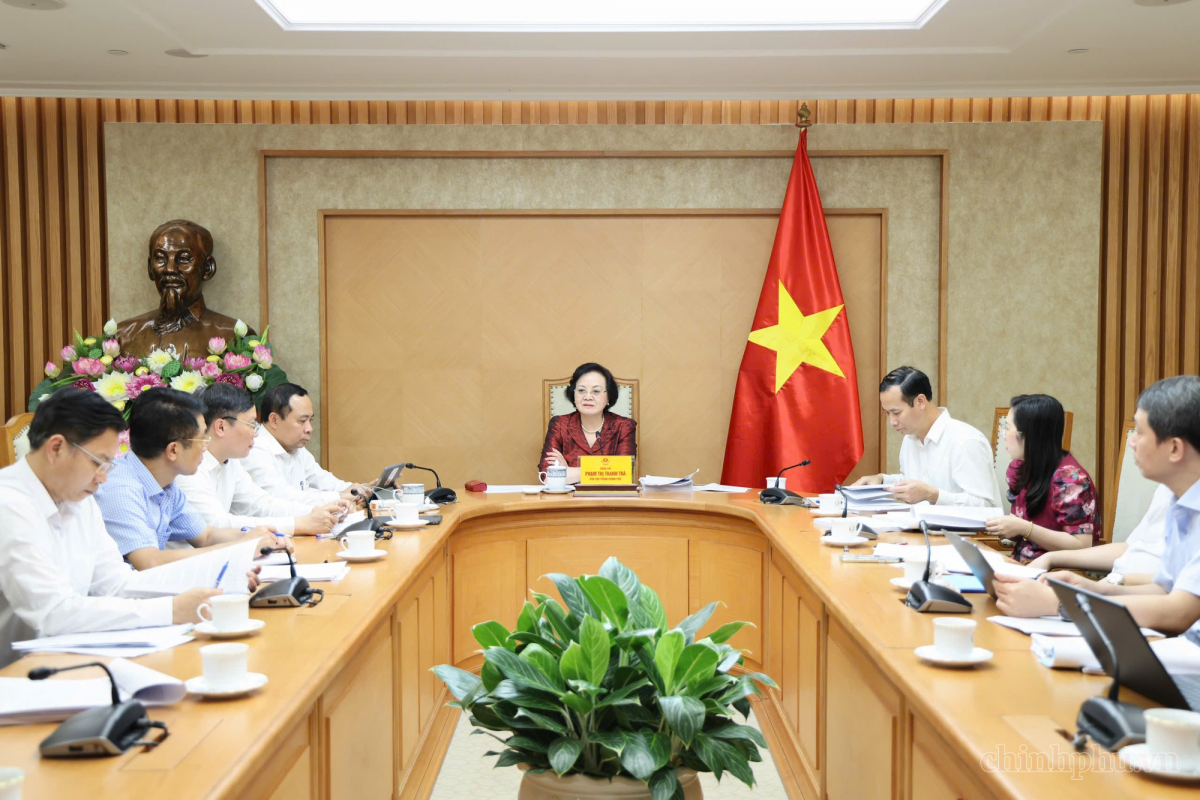 Thay vì tập trung thu hút nhân tài vào khu vực hành chính, Việt Nam đang định hướng xây dựng hệ sinh thái phát triển nhân tài quốc gia, lấy khoa học, công nghệ. (Ảnh: baochinhphu.vn) Thay vì tập trung thu hút nhân tài vào khu vực hành chính, Việt Nam đang định hướng xây dựng hệ sinh thái phát triển nhân tài quốc gia, lấy khoa học, công nghệ. (Ảnh: baochinhphu.vn)