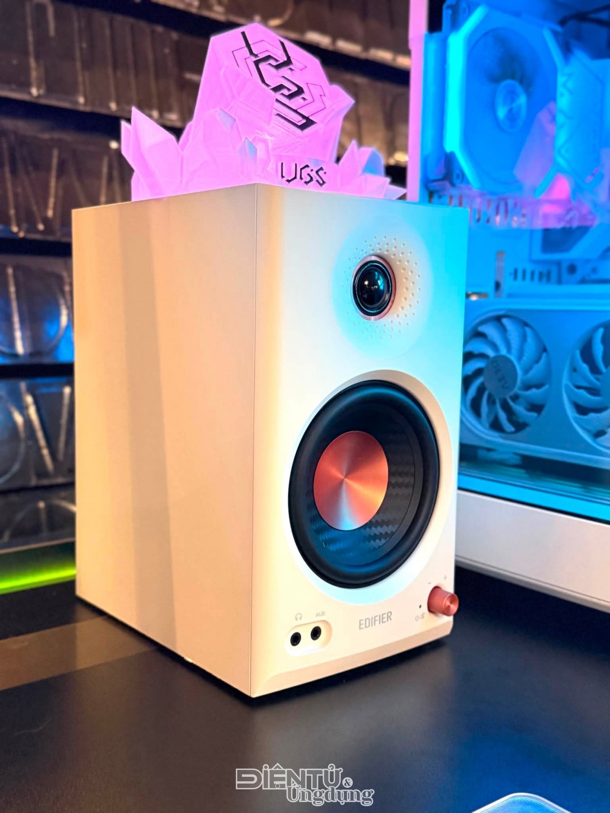 Edifier ra mắt mẫu loa MR4 MKII thế hệ mới Edifier ra mắt mẫu loa MR4 MKII thế hệ mới