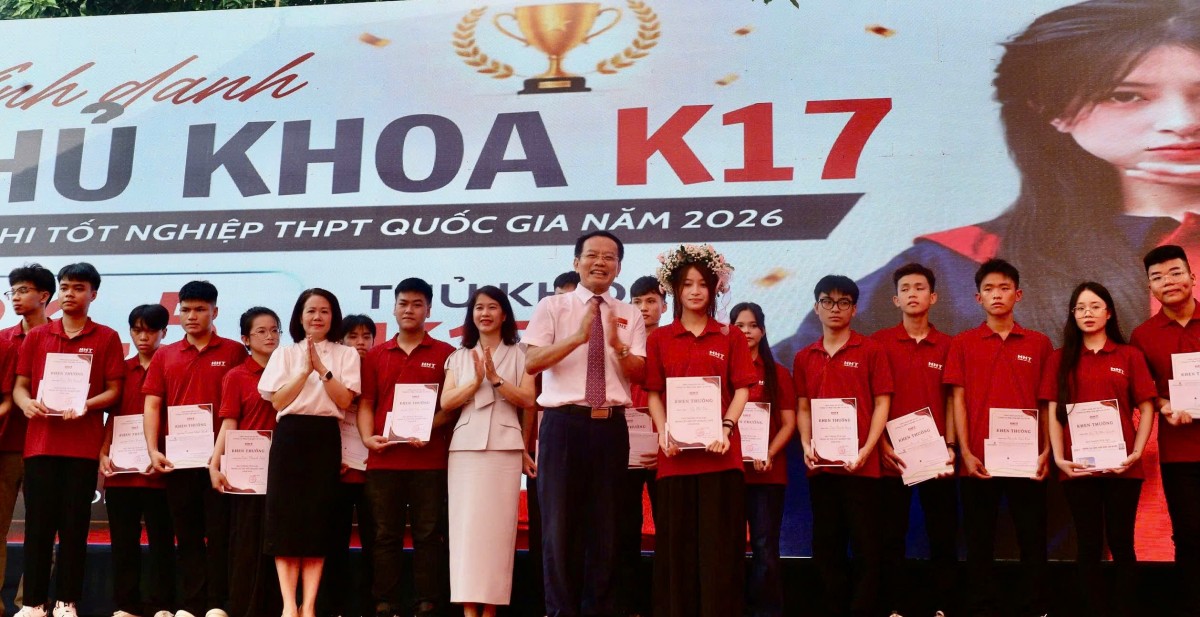 Hơn 3.000 tân sinh viên nhập học, Trường Cao đẳng Công nghệ cao Hà Nội lập kỷ lục tuyển sinh Hơn 3.000 tân sinh viên nhập học, Trường Cao đẳng Công nghệ cao Hà Nội lập kỷ lục tuyển sinh