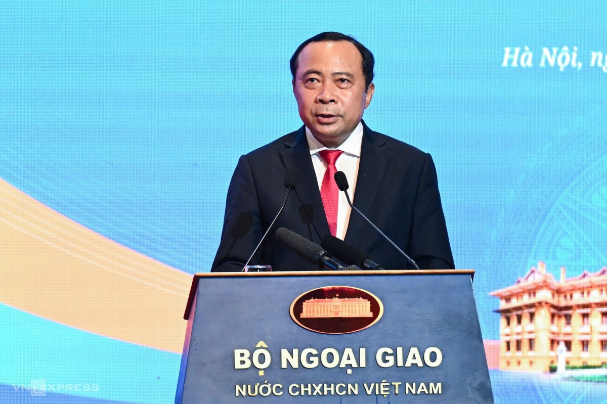 Thủ tướng Lê Minh Hưng phát biểu tại phiên họp ngày 4/8. Ảnh: Giang Huy Thủ tướng Lê Minh Hưng phát biểu tại phiên họp ngày 4/8. Ảnh: Giang Huy