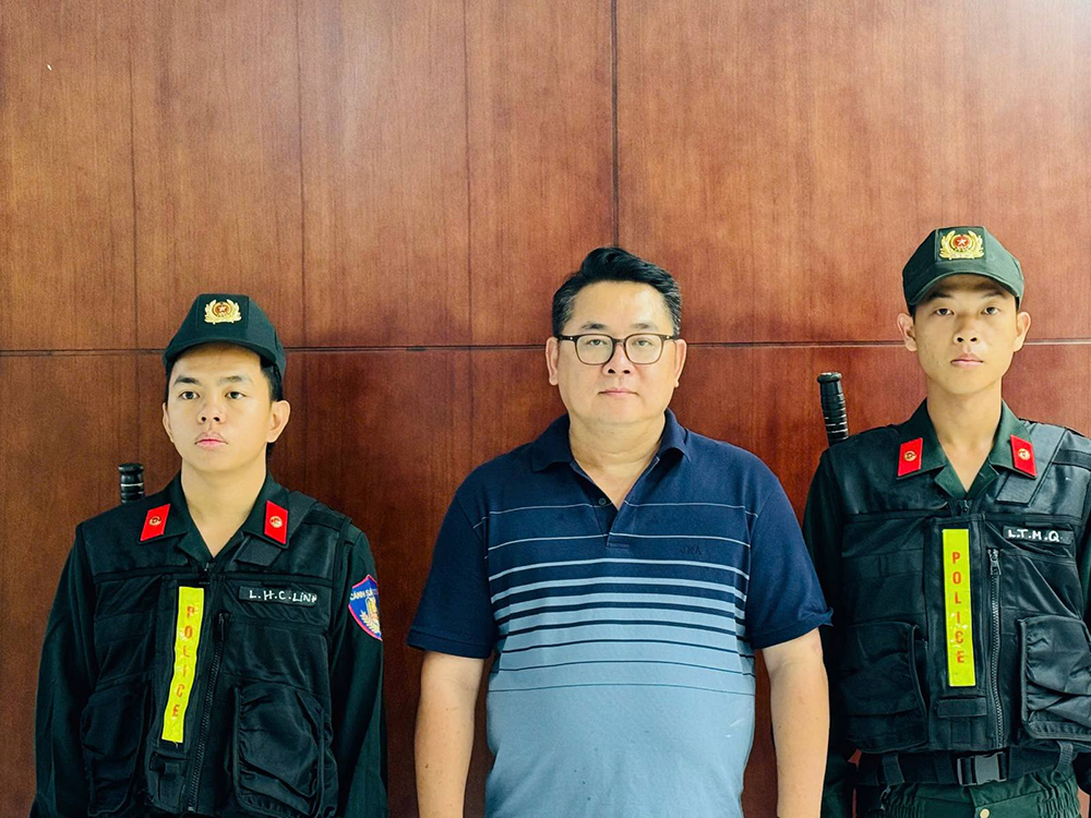 Ca sĩ Phương Diễm Huyền và giám đốc công ty truyền thông bị khởi tố