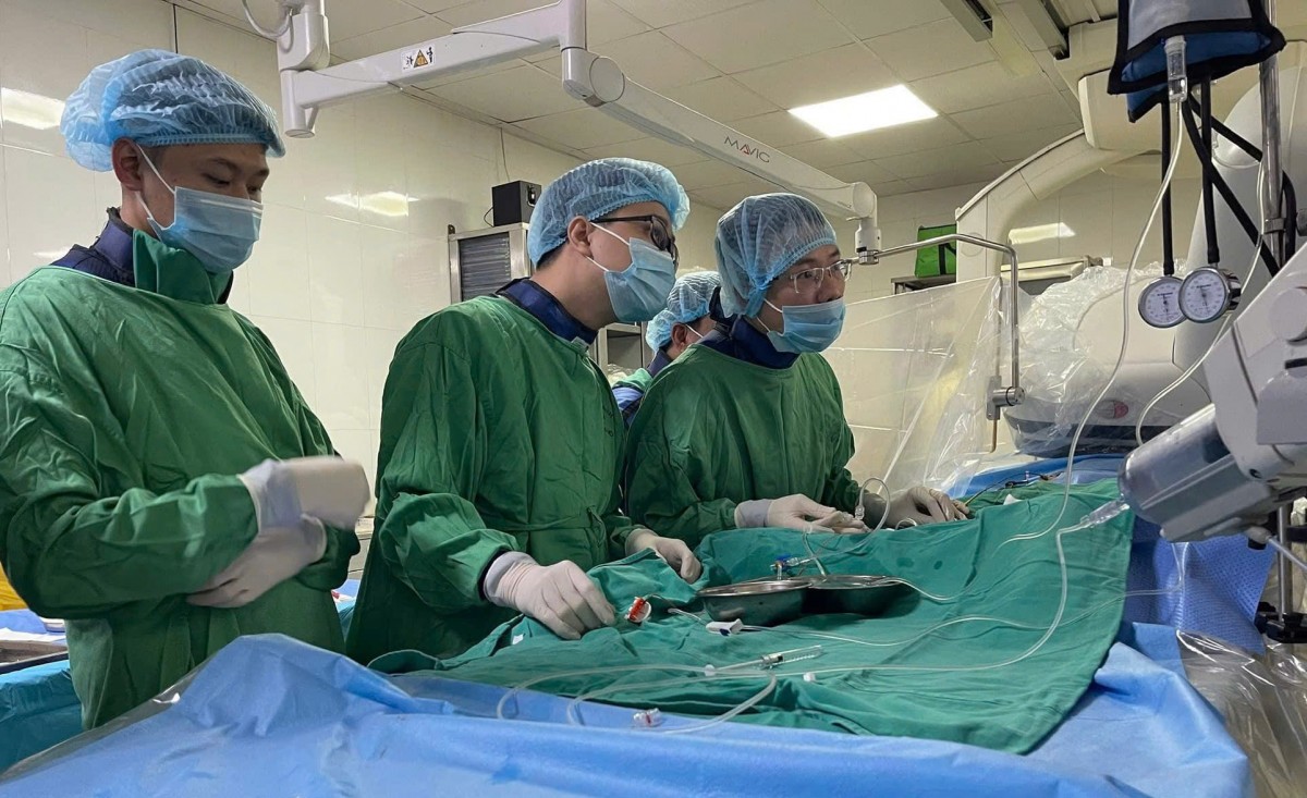 Bệnh viện Thanh Nhàn cầm máu thành công cho bệnh nhân ung thư đại tràng giai đoạn cuối