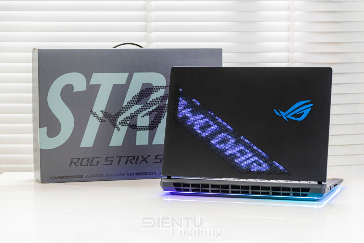 Cùng ‘soi’ nhanh mẫu laptop đắt giá nhất nhà ROG 