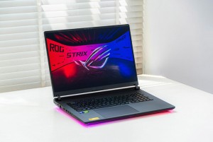 Cùng ‘soi’ mẫu laptop gaming đắt giá nhất nhà ROG