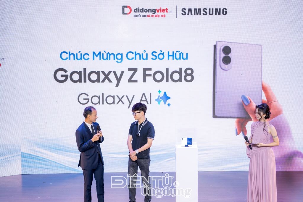 Di Động Việt mở bán Galaxy Z Flip8, Galaxy Z Fold8 và Galaxy Z Fold8 Ultra, giảm đến 12 triệu đồng Di Động Việt mở bán Galaxy Z Flip8, Galaxy Z Fold8 và Galaxy Z Fold8 Ultra, giảm đến 12 triệu đồng
