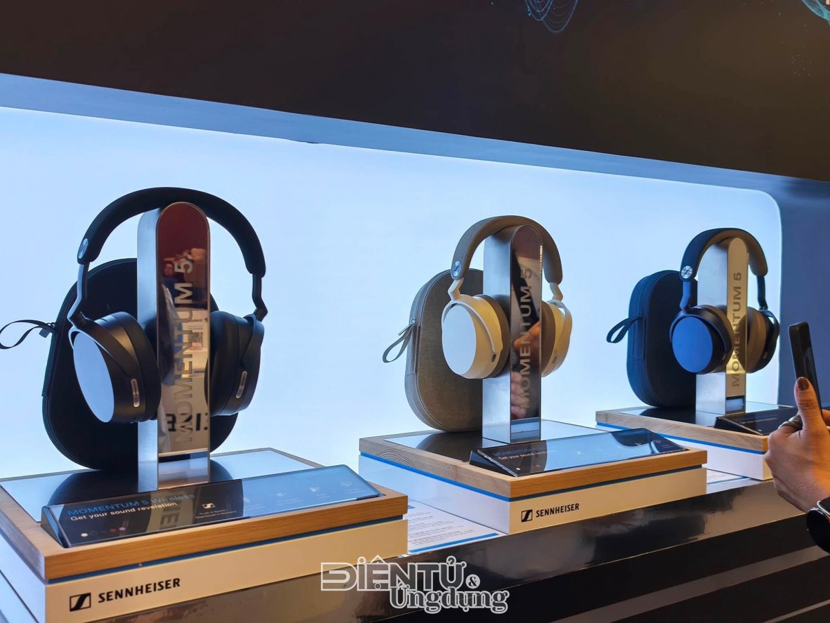 MOMENTUM 5 Wireless,