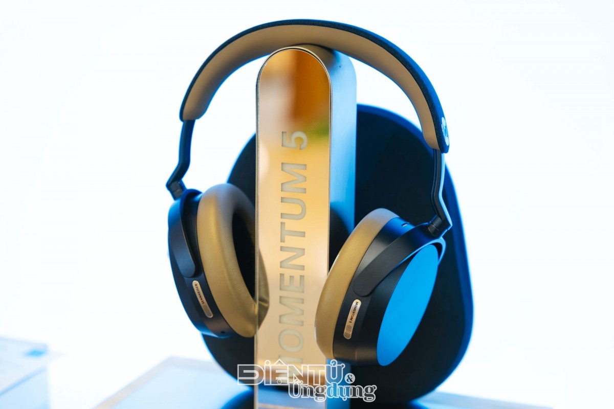 MOMENTUM 5 Wireless,